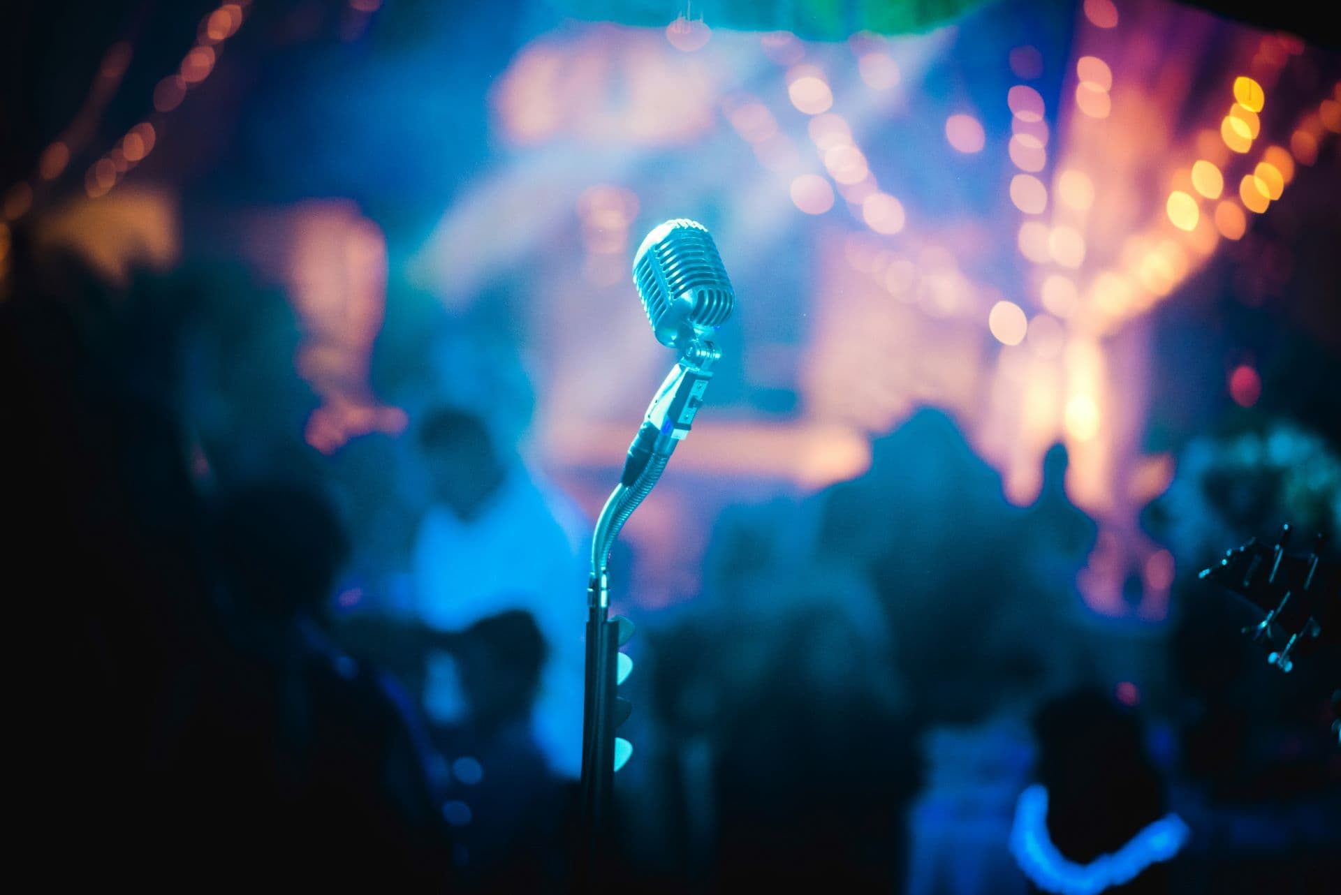 Crafting a Unique Brand Voice: Examples & Exercises